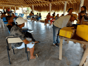 Moradores da comunidade de Uiramutã recebem atendimento de saúde e palestras sobre Alzheimer e Lúpus