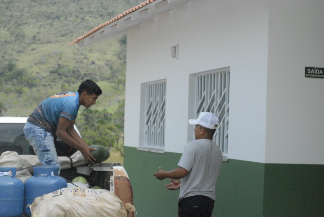 Read more about the article Prefeitura realiza distribuição de alimentos e gás para escolas indígenas